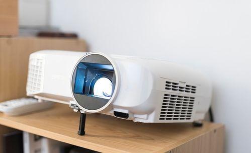 网红小方投影仪,引领家庭影院新潮流