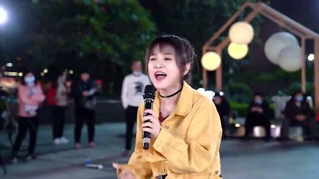 与女网红唱歌的小孩,女网红与可爱小孩共唱温馨旋律