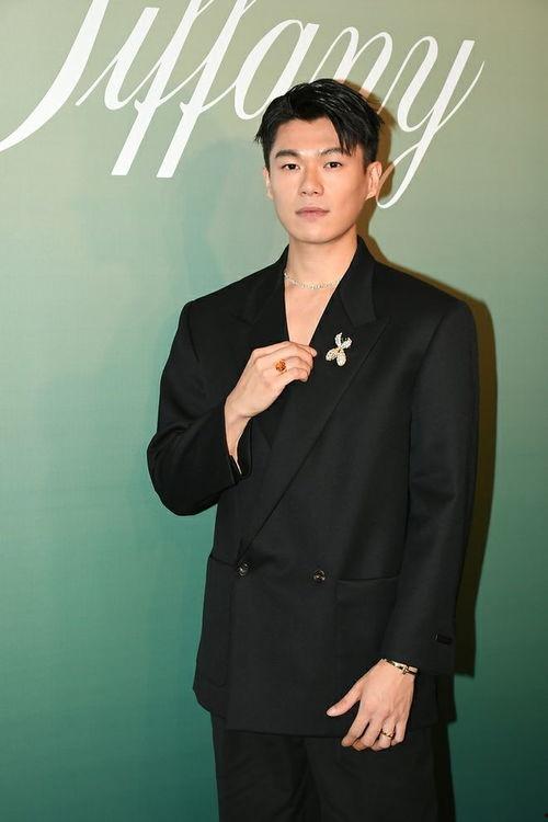 33岁男明星癌症,无畏挑战，展现生命力量